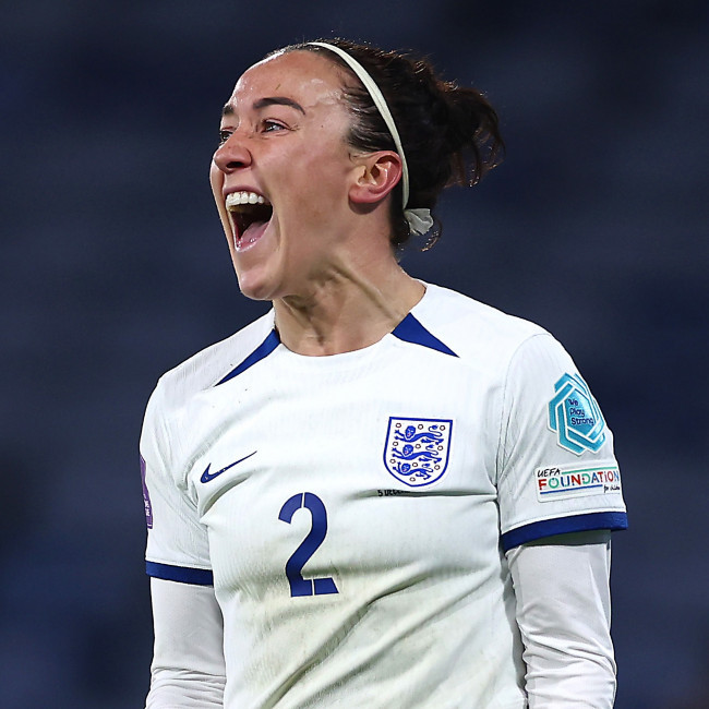 Lucy Bronze feels that players are under pressure to help women's football 'explode'