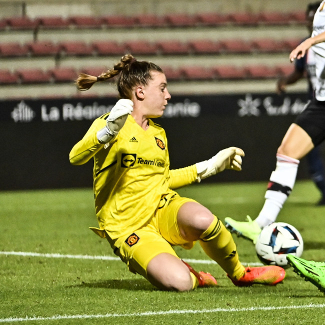 Sophie Baggaley knits for teammates