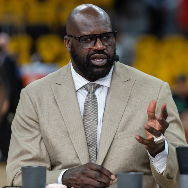 Shaquille O'Neal 'checks in on 'Kobe Bryant's mom every month
