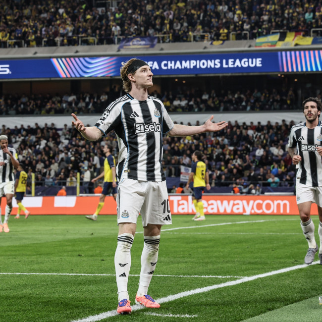 Anthony Gordon frustrated as Newcastle concede another late goal